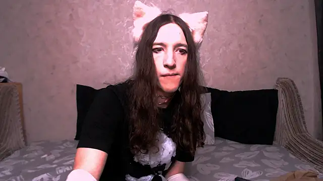 Snapshot of SilverMuse_ chatting on 10.17.25 SilverMuse  online show from 10.17.25