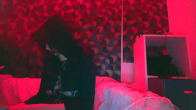 Snapshot of MaitresseMermaid chatting on 10.31.25 MaitresseMermaid online show from 10.31.25