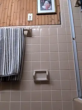 Clownboi17 online show from 10.29.25