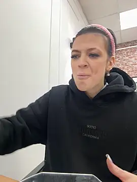 Snapshot of EmmaStarkk chatting on 09.28.25 EmmaStarkk online show from 09.28.25