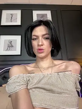 Snapshot of EmmaStarkk chatting on 10.13.25 EmmaStarkk online show from 10.13.25