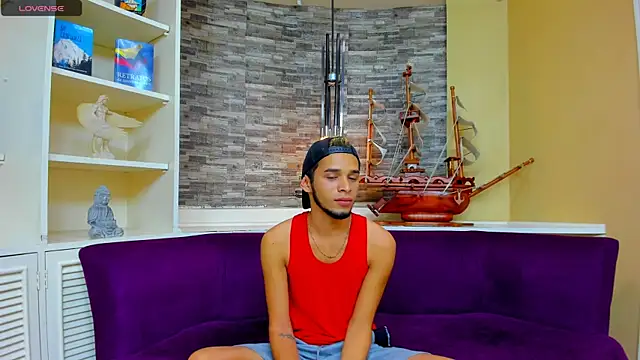 Juicy Creww online show from 09.28.25