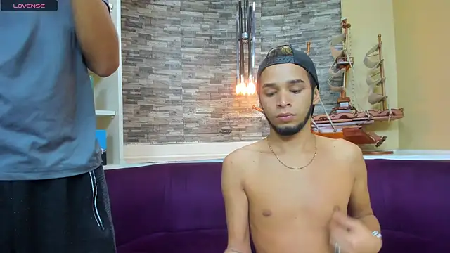 Juicy Creww online show from 10.05.25