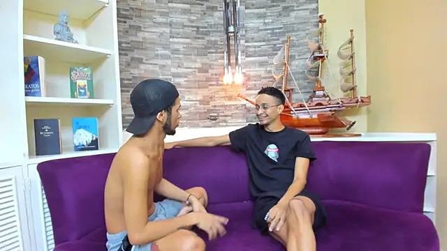 Juicy Creww online show from 10.06.25