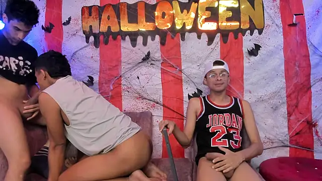 Juicy Creww online show from 10.20.25