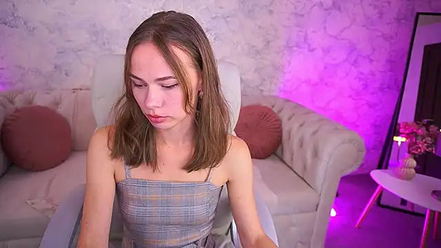 Snapshot of ShyySiren chatting on 09.26.25 ShyySiren online show from 09.26.25