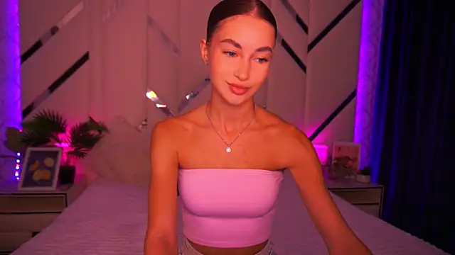 Snapshot of CherryyLulu chatting on 09.18.25 CherryyLulu online show from 09.18.25