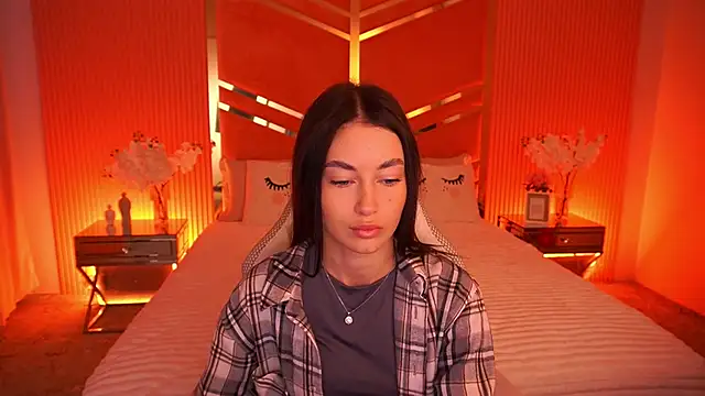 Snapshot of CherryyLulu chatting on 10.13.25 CherryyLulu online show from 10.13.25