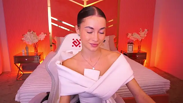 Snapshot of CherryyLulu chatting on 10.21.25 CherryyLulu online show from 10.21.25