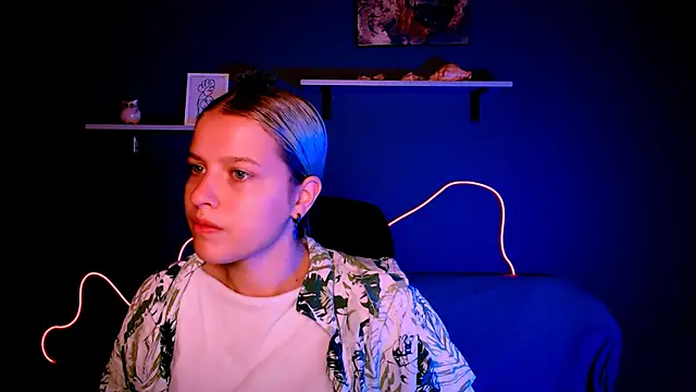 kaela spell  online show from 10.12.25