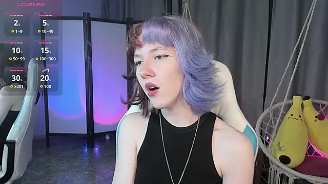 Snapshot of JessieRich chatting on 09.27.25 JessieRich online show from 09.27.25