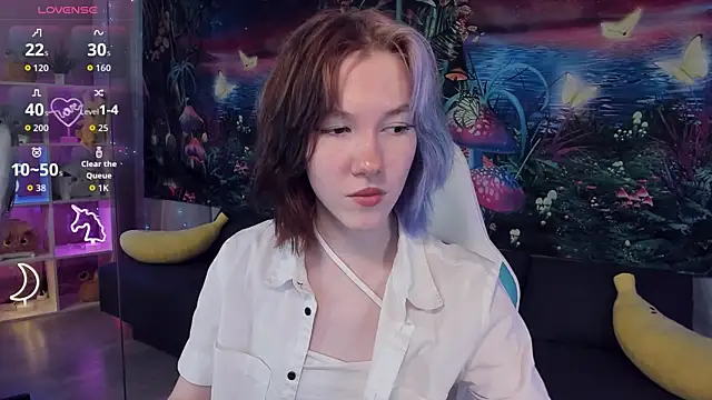 Snapshot of JessieRich chatting on 09.29.25 JessieRich online show from 09.29.25