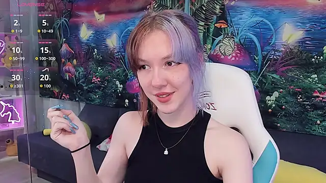 Snapshot of JessieRich chatting on 10.01.25 JessieRich online show from 10.01.25