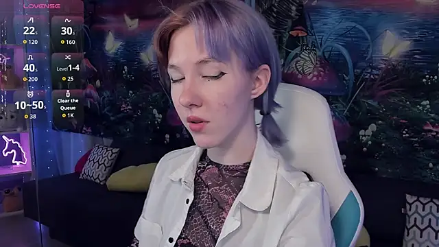 Snapshot of JessieRich chatting on 10.06.25 JessieRich online show from 10.06.25