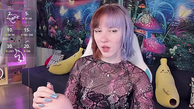 Snapshot of JessieRich chatting on 10.09.25 JessieRich online show from 10.09.25