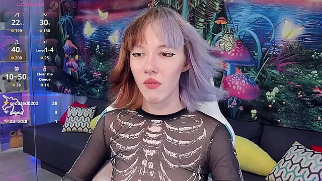 Snapshot of JessieRich chatting on 10.15.25 JessieRich online show from 10.15.25