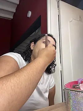 Snapshot of krisstenSantos chatting on 10.10.25 krisstenSantos online show from 10.10.25