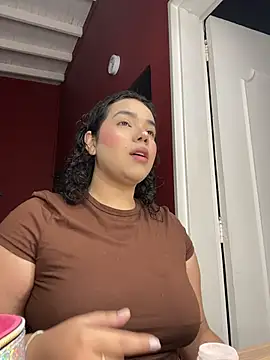 Snapshot of krisstenSantos chatting on 10.16.25 krisstenSantos online show from 10.16.25