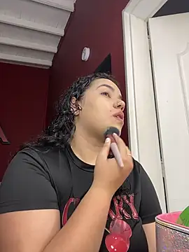 Snapshot of krisstenSantos chatting on 10.17.25 krisstenSantos online show from 10.17.25