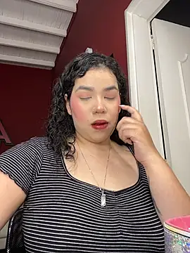 Snapshot of krisstenSantos chatting on 10.20.25 krisstenSantos online show from 10.20.25