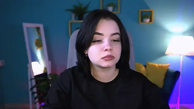 leslierowe  online show from 10.16.25