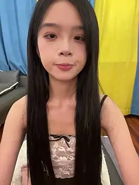 qiqi x online show from 10.14.25