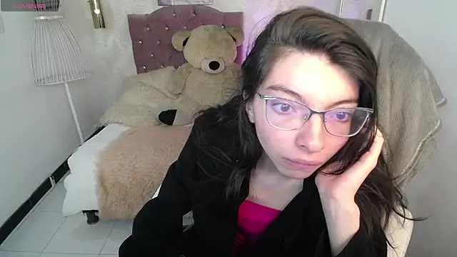 Snapshot of alllyson_ chatting on 10.04.25 alllyson  online show from 10.04.25