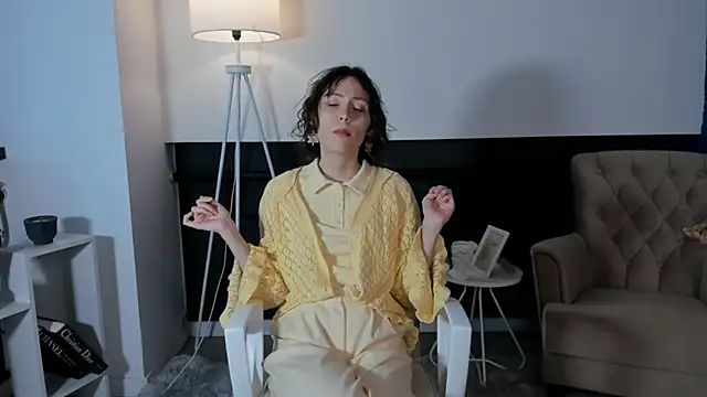 HienCuriel online show from 09.16.25