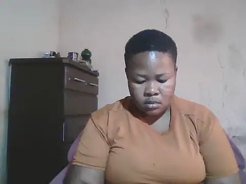 Snapshot of Bustyass93 chatting on 09.25.25 Bustyass93 online show from 09.25.25