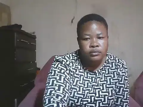 Snapshot of Bustyass93 chatting on 09.28.25 Bustyass93 online show from 09.28.25