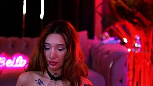 Snapshot of SiennaJayden chatting on 02.18.26 SiennaJayden online show from 02.18.26