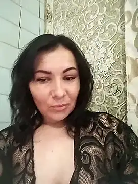 Mia24Blove online show from 06.17.26
