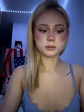 Snapshot of mexicaim chatting on 10.15.25 mexicaim online show from 10.15.25