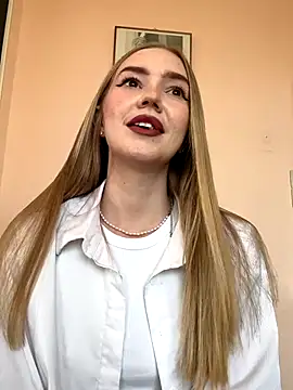 MilaMoone online show from 09.24.25