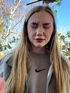 MilaMoone online show from 11.03.25