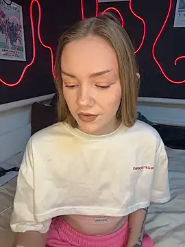 MilaMoone online show from 02.17.26