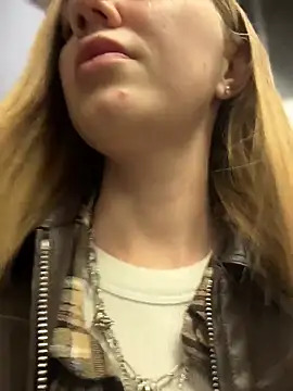 MilaMoone online show from 04.17.26