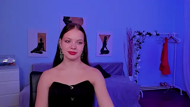 Snapshot of BetsyKiss chatting on 09.30.25 BetsyKiss online show from 09.30.25