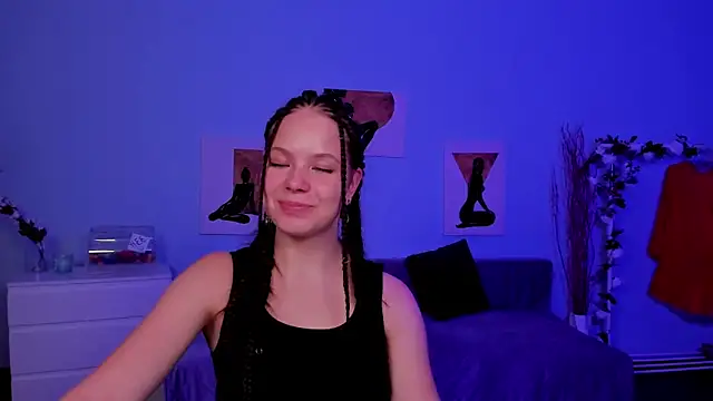 Snapshot of BetsyKiss chatting on 10.18.25 BetsyKiss online show from 10.18.25