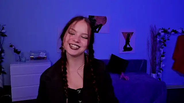 Snapshot of BetsyKiss chatting on 10.23.25 BetsyKiss online show from 10.23.25