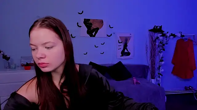 Snapshot of BetsyKiss chatting on 10.29.25 BetsyKiss online show from 10.29.25