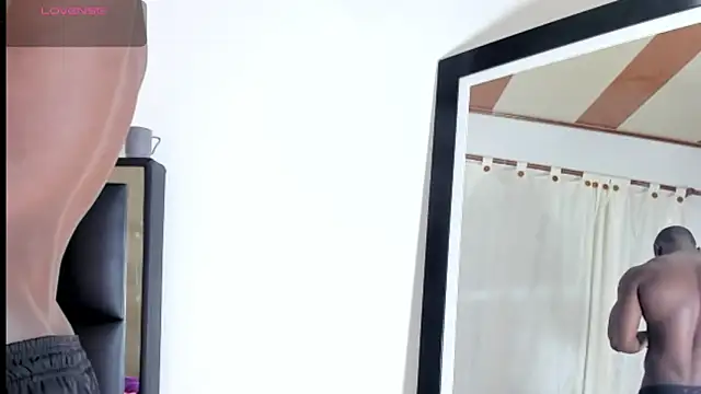 Snapshot of ArexBlakk chatting on 10.04.25 ArexBlakk online show from 10.04.25