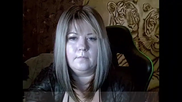 Snapshot of YuliiaSan chatting on 09.24.25 YuliiaSan online show from 09.24.25