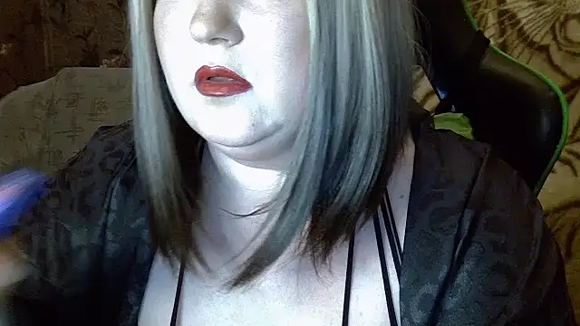 Snapshot of YuliiaSan chatting on 10.05.25 YuliiaSan online show from 10.05.25