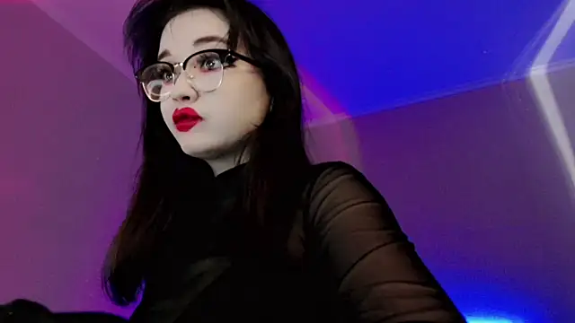 Snapshot of Dazzl1ngFire chatting on 10.10.25 Dazzl1ngFire online show from 10.10.25