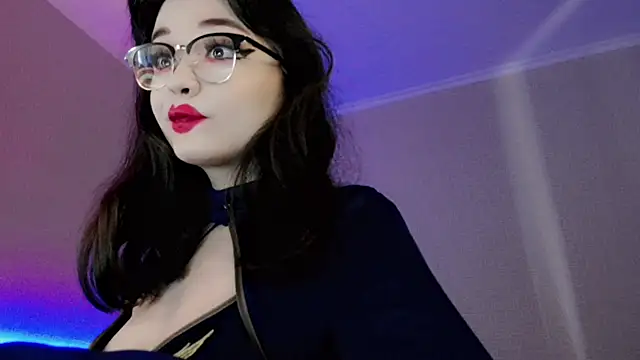 Snapshot of Dazzl1ngFire chatting on 10.26.25 Dazzl1ngFire online show from 10.26.25