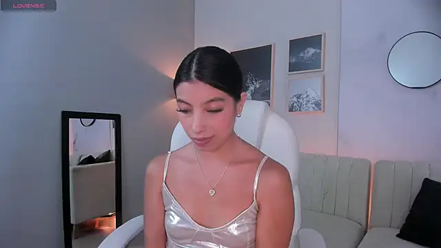 Tiffany Low online show from 11.29.25