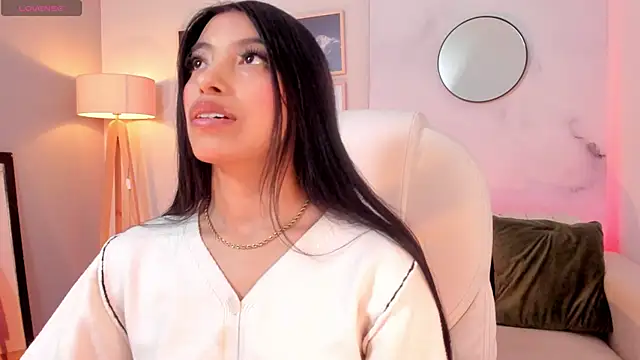 Tiffany Low online show from 02.09.26