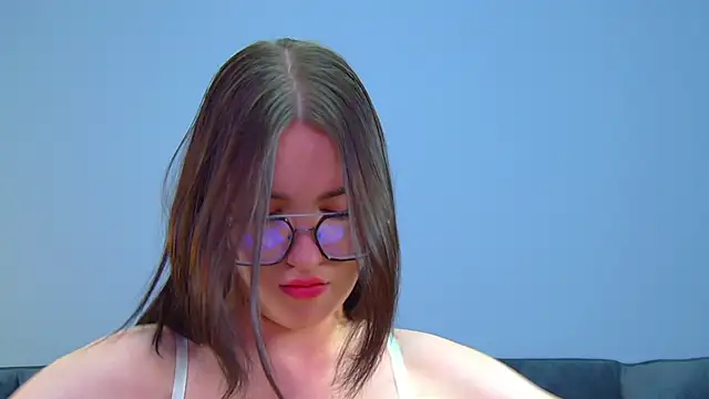 Snapshot of AnneAvery chatting on 10.05.25 AnneAvery online show from 10.05.25