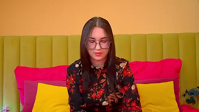 Snapshot of AnneAvery chatting on 10.08.25 AnneAvery online show from 10.08.25